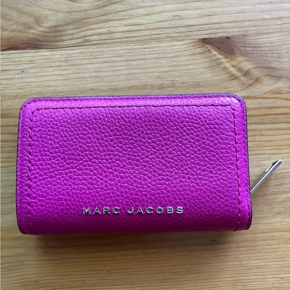 Marc Jacobs Handbags - Marc Jacobs Compact Wallet